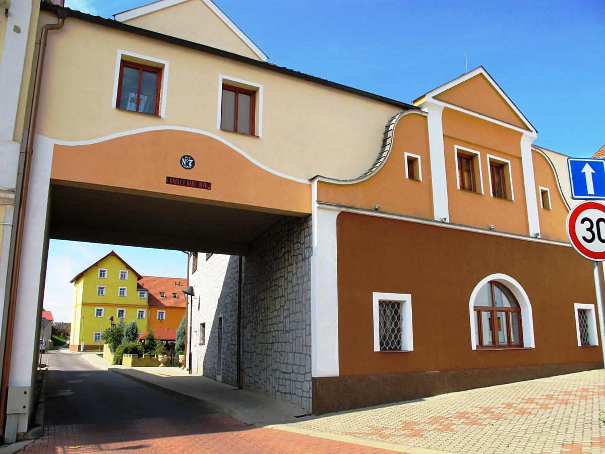 Hotel U Lisky Hostka  Luaran gambar