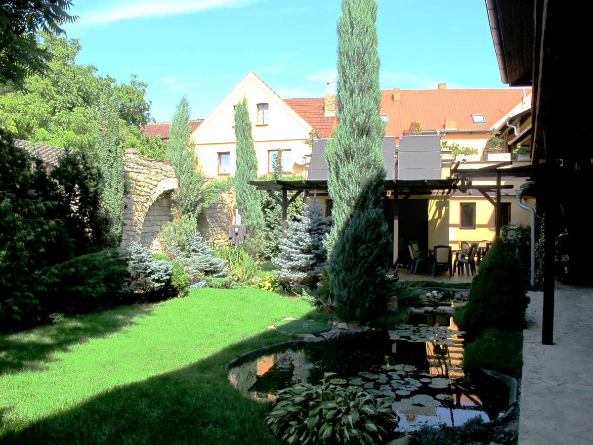 Hotel U Lisky Hostka  Luaran gambar